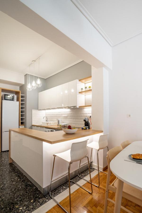 Newly Renovated 2Br Apt! Appartamento Atene Esterno foto